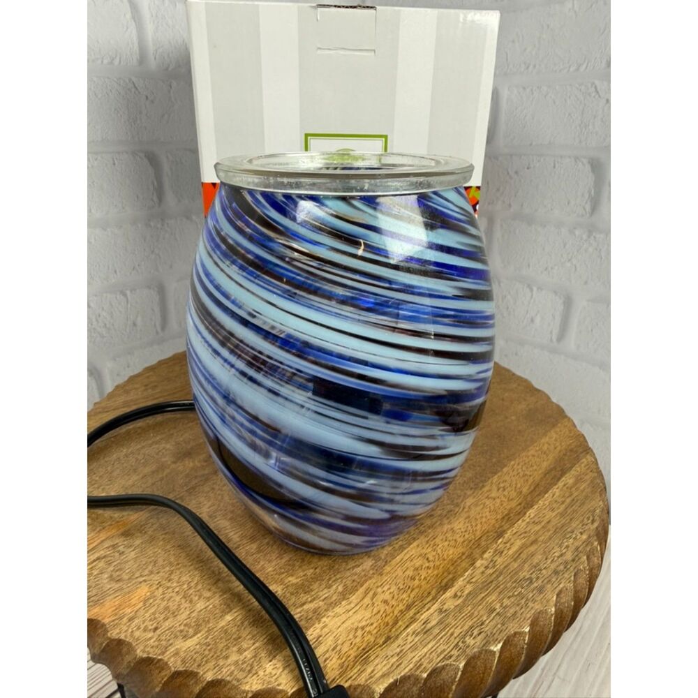 Large Scentsy Blue Twirl Wax Warmer - EUC - Picture 3 of 9